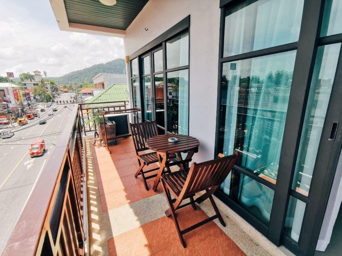 Enjoy'S Beach House & Cafe' Ban Karon Exterior photo
