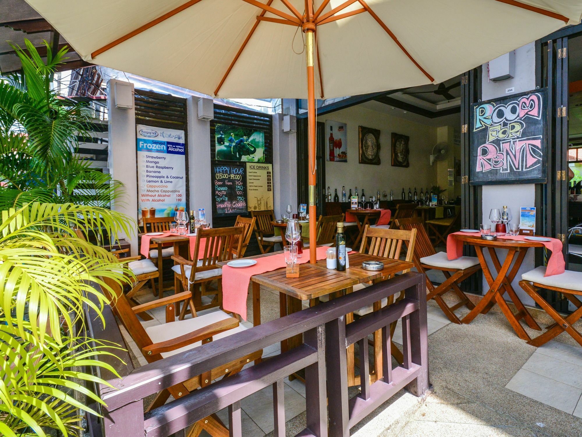 Enjoy'S Beach House & Cafe' Ban Karon Exterior photo